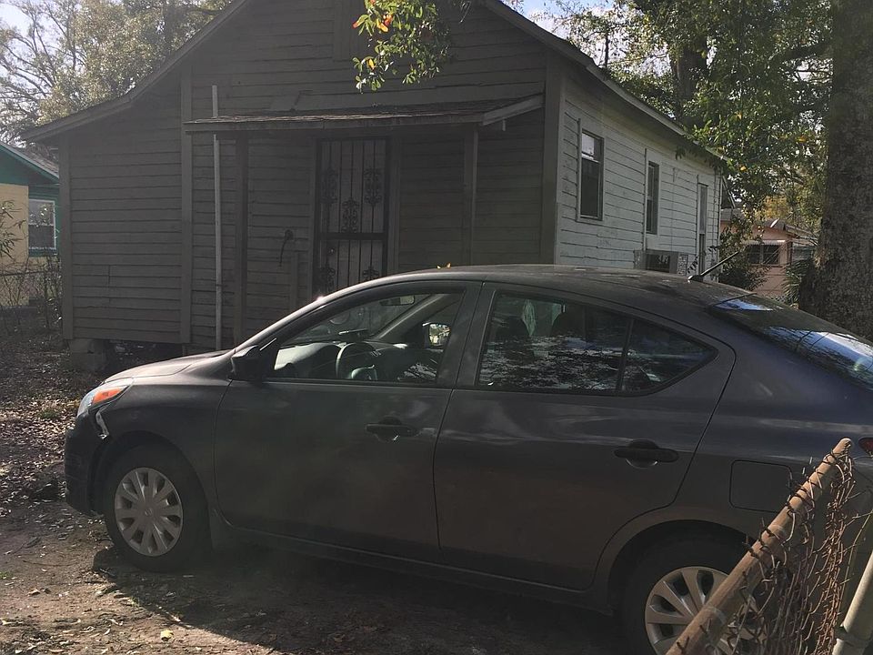 2nd image of 1237 Stafford St