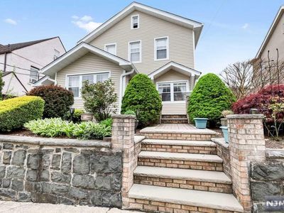 82 Crescent Ave, Cliffside Park, NJ, 07010