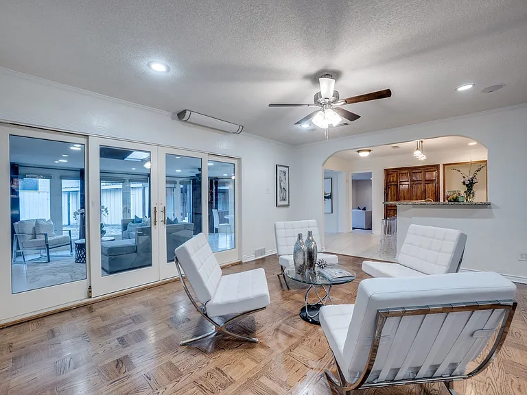 6106 Meadowcrest Dr — Photo 6