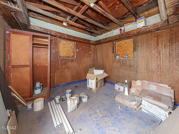 5th image of 329 W Macarthur St