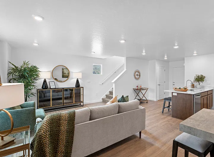 3 bed, 1399 sqft, $2,140 — Photo 4