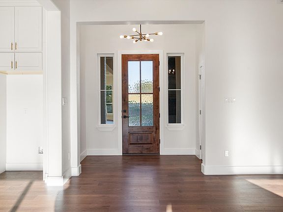 4th image of 554 Shoreside Dr