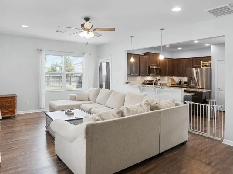 17 Keowee Ln — Photo 2