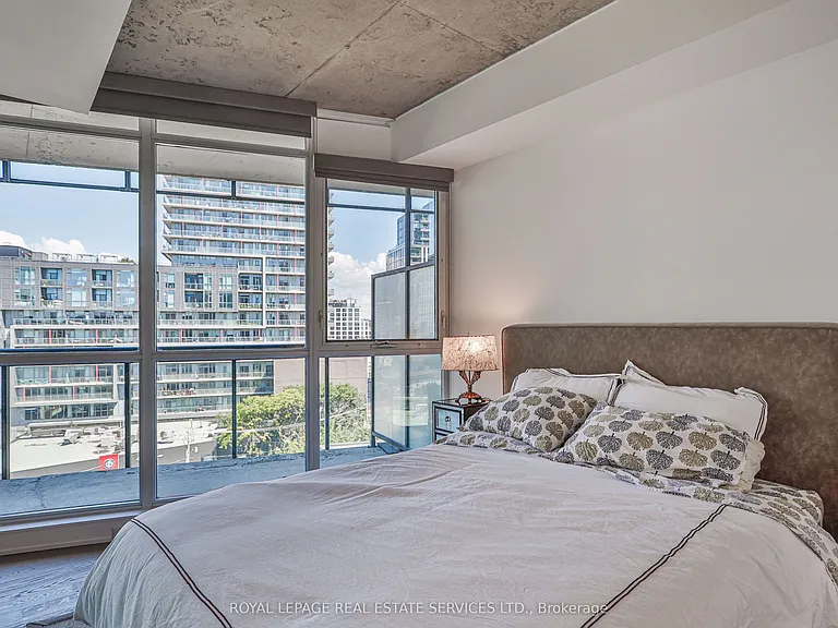318 King St E #803 — Photo 10