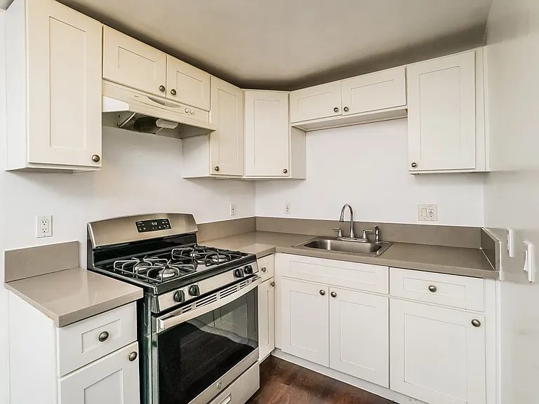 903 E Colden Ave — Photo 6