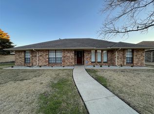 350 Cardinal Creek Dr, Duncanville, TX 75137