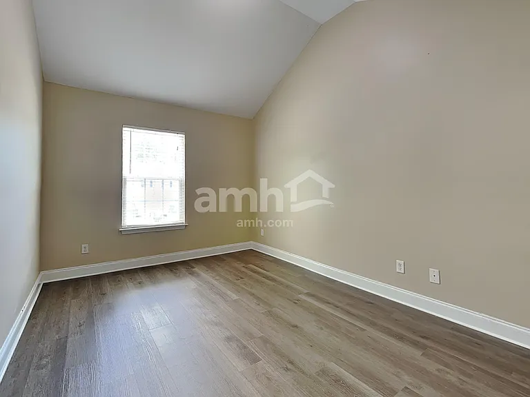 83 Ristona Dr — Photo 14