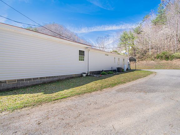 2nd image of 706 Abner Fork Rd