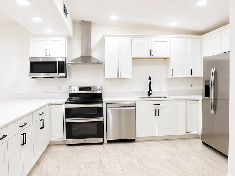 312 Hope Cir — Photo 3