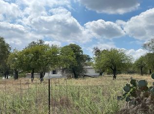 330 Samuel Dr, Lytle, TX 78052