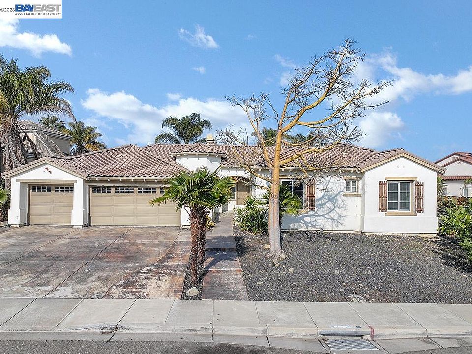 1st image of 2487 Stanford Way