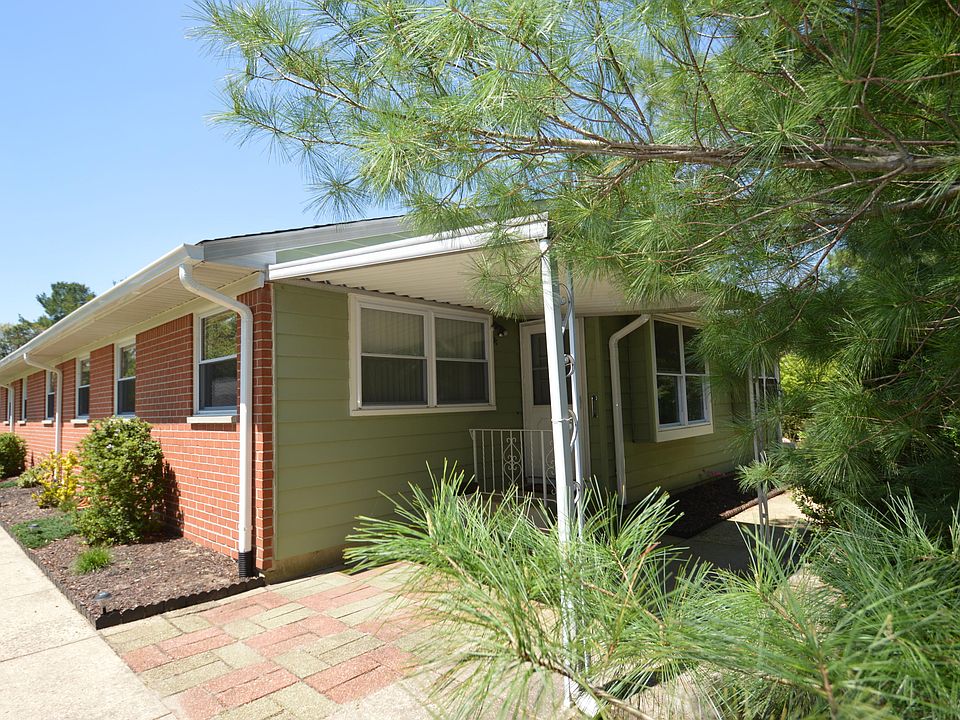 1st image of 9 Salem Drive #C