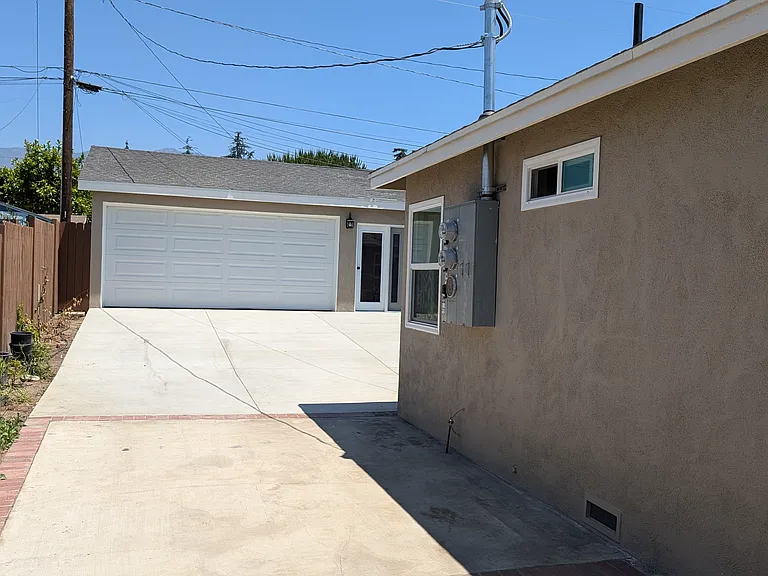 345 E El Sur St #1/2 — Photo 3