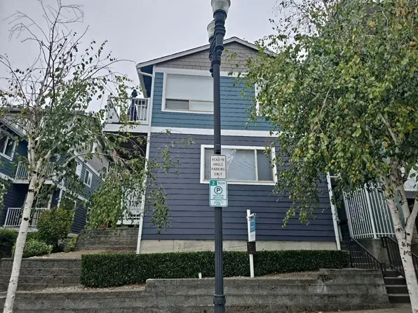 216 Broadway APT 1, Tacoma, WA 98402
