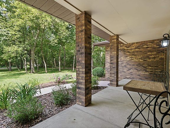 5th image of 7050 Briar Ln
