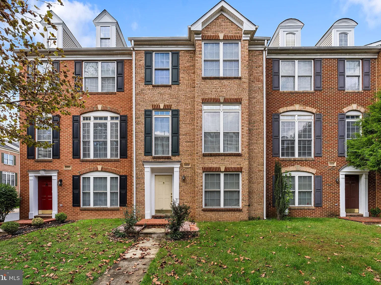 3 bed, 4.0 bath, 1708 sqft, $3,100 — Photo 1