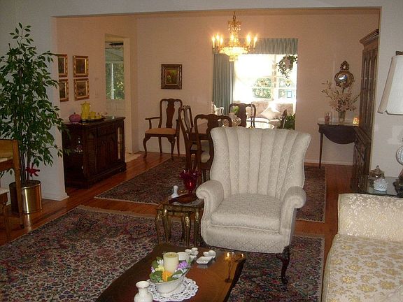 4th image of 7 Sherwood Ln