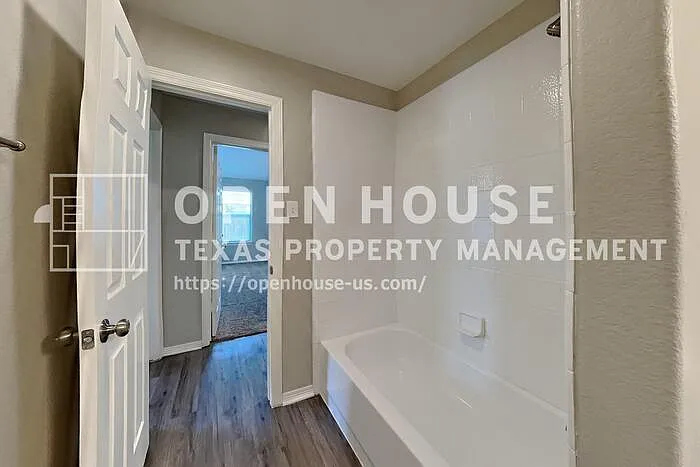 8307 Silver Lure Dr — Photo 18