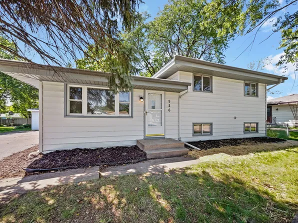 926 38th Ave, Anoka, MN 55303
