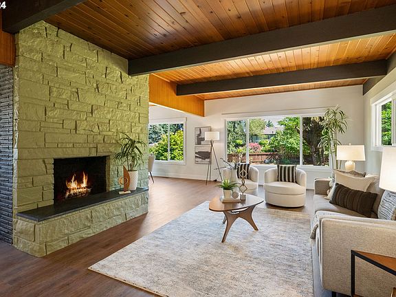 5th image of 5204 SE La Mesa Way