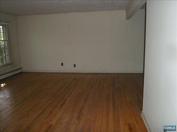 5th image of 309 Wyckoff Ave