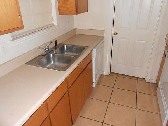 5th image of 1834 Bellevue Way