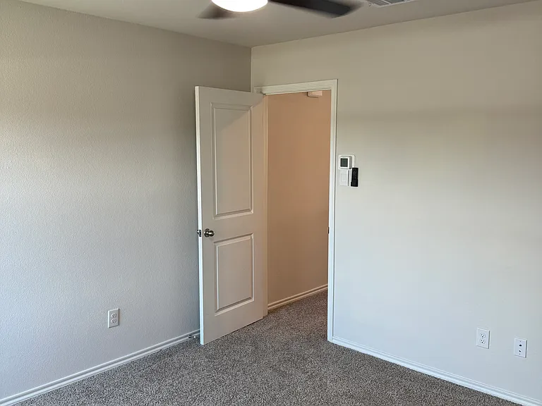 Master Bedroom:
Corner View