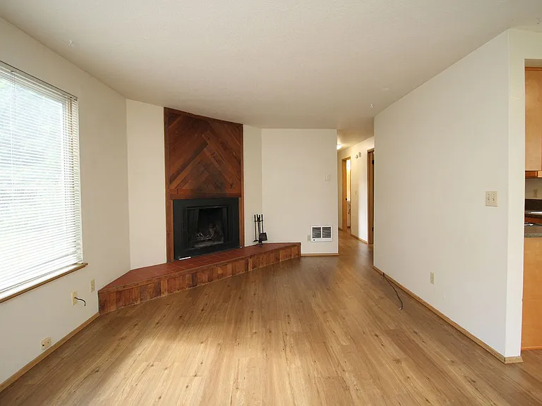 548 NE Tillamook St — Photo 3