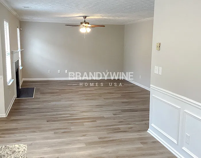 2025 Newton Estates Dr — Photo 6