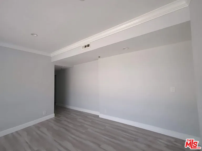 1844 Thayer Ave #102 — Photo 14