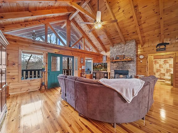 4th image of 1093 English Fields Dr
