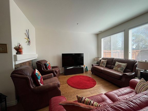 3rd image of 10083 Fieldthorn St