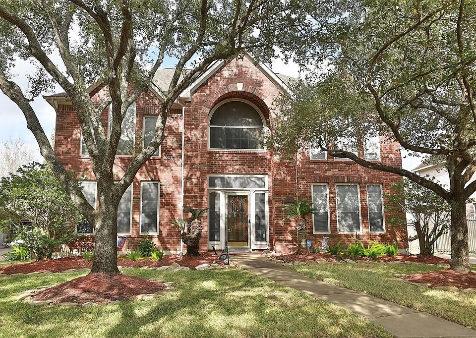 Welcome home to 21706 Barcan circle.