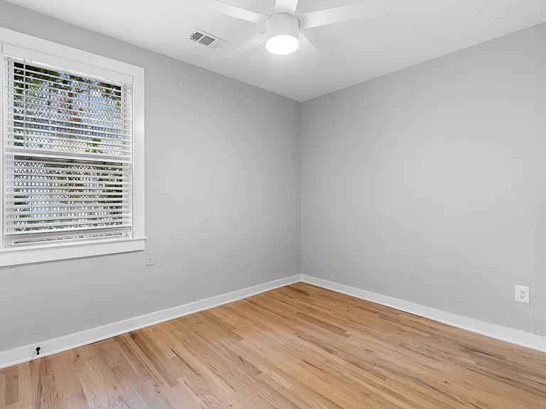 1729 Derry Ave SW — Photo 17