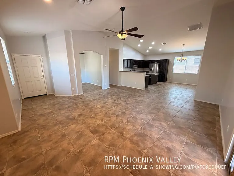 17057 W Manchester Dr — Photo 3
