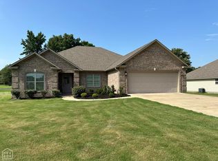 1002 Russell Hill Dr, Jonesboro, AR 72404