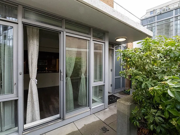 1033 Marinaside Cres #2M — Photo 18