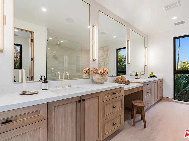 5064 Encino Ave — Photo 34