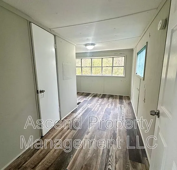 1931 Wilkes Ave — Photo 4