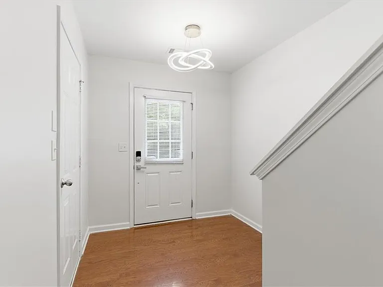 6710 Stoneleigh Way — Photo 4