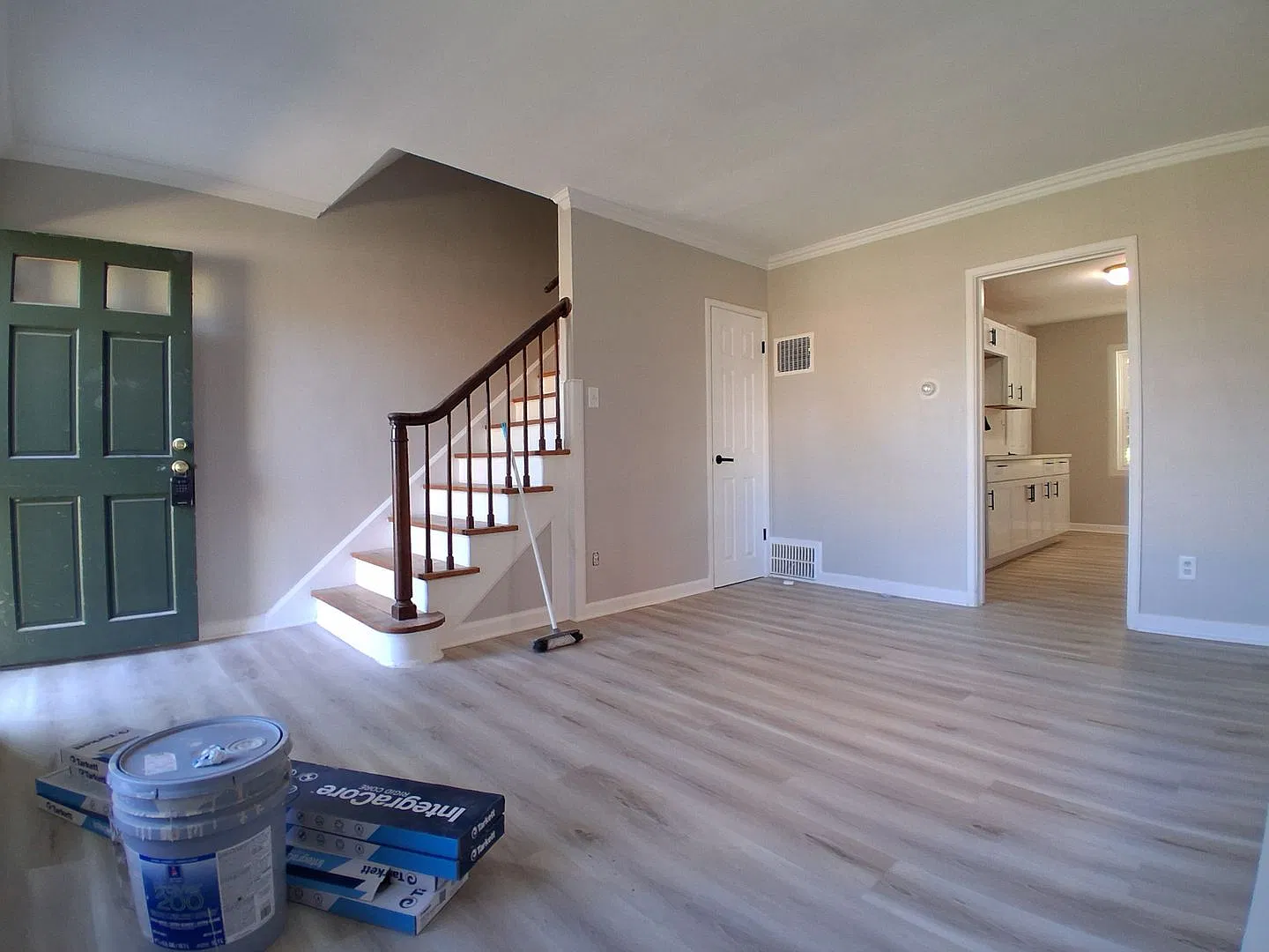 5137 W Keefe Ave — Photo 4
