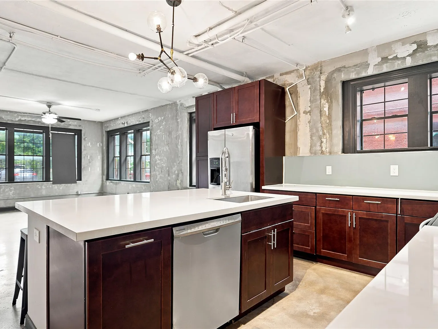 6825 Avenue C — Photo 4