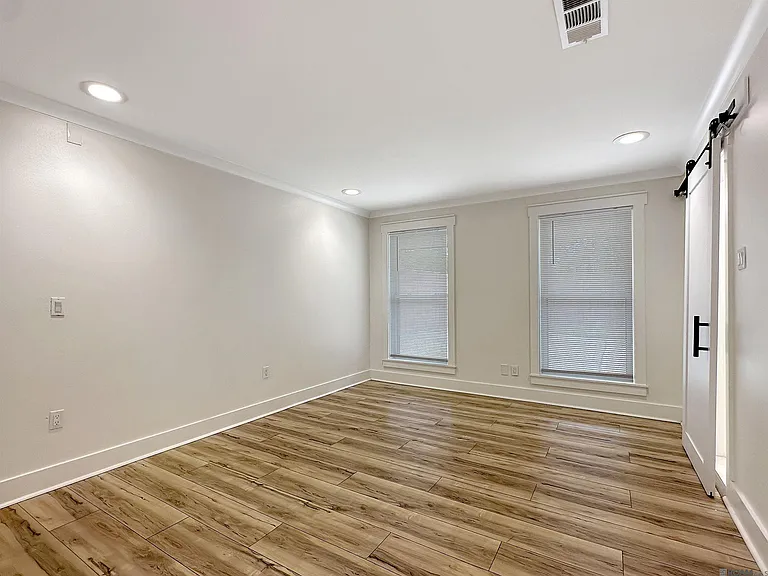 7323 Sheffield Ct — Photo 10