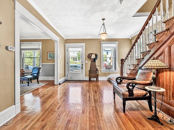 5th image of 440 Highland Ave SW
