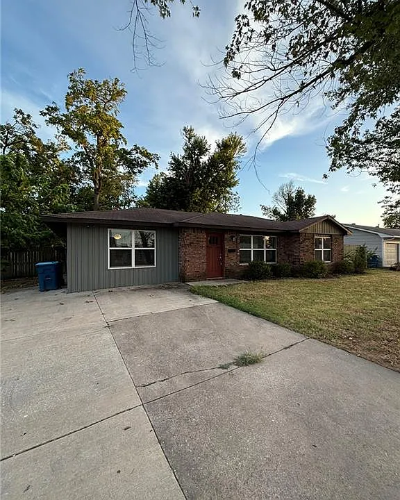 1006 SE 4th St