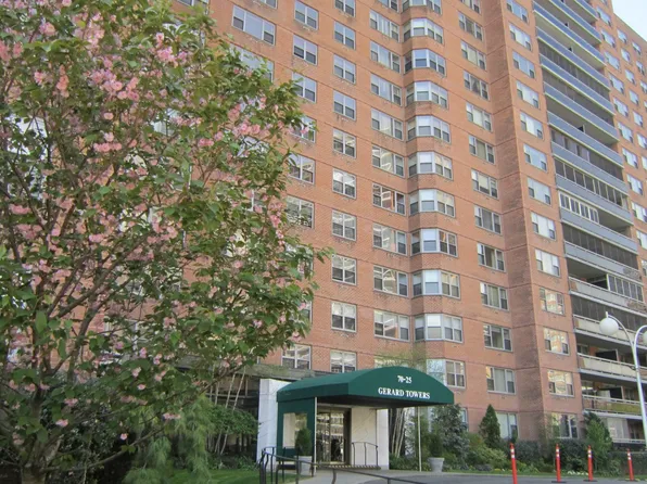 70-25 Yellowstone Boulevard image 1 of 1