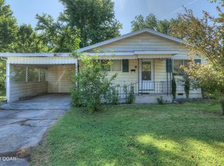 1407 S Washington St, Webb City, MO 64870