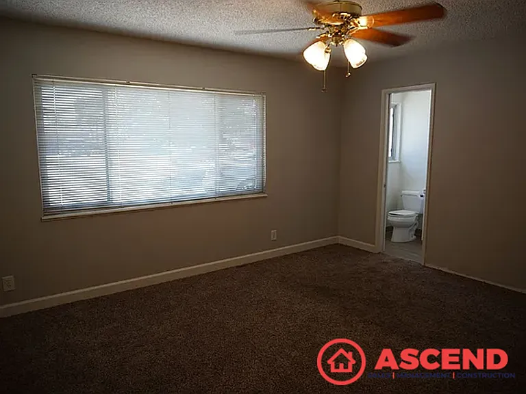 722 Salem St — Photo 12