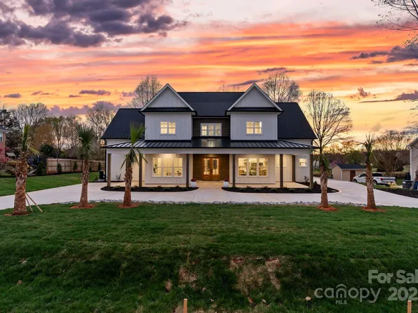 400 Canvasback Rd, Mooresville, NC 28117