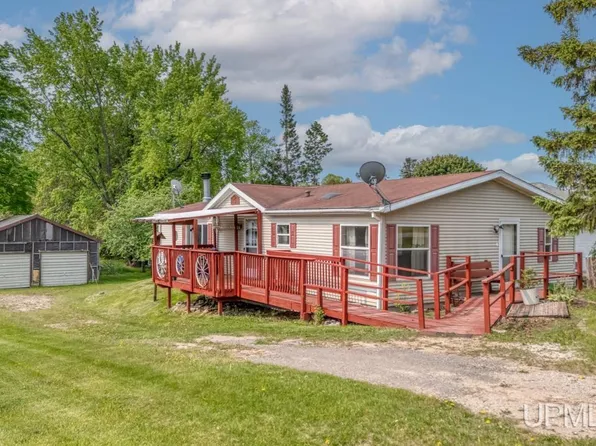 W5481 5th St, Hermansville, MI 49847